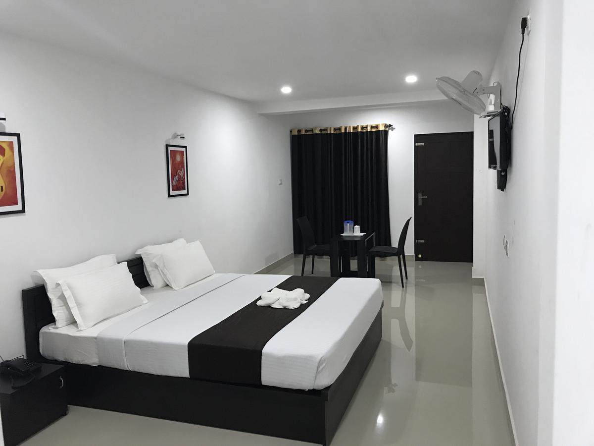 Hotel Highland Bristo Kalpatta Exterior foto